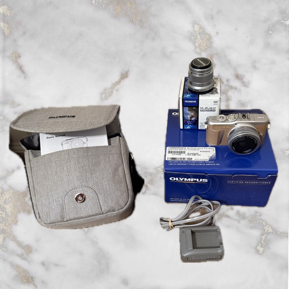 FINAL OFFER ON Olympus PEN E-PL9 Tan Digital Camera Kit Lens with Extras
